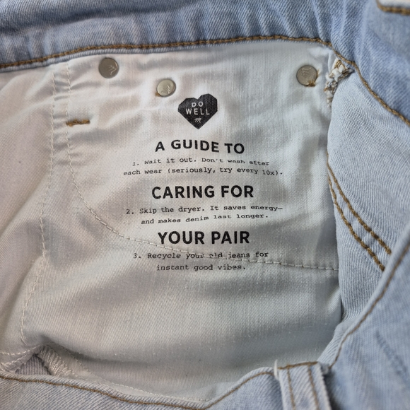 Madewell Women's Light Blue Jean Shorts with Frayed Hem - Picture 6 of 11